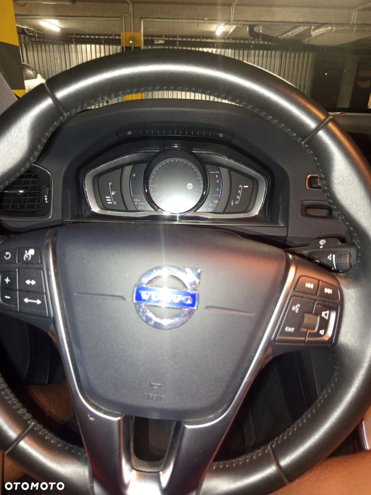 Volvo S60 T5 AWD R-Design - 7