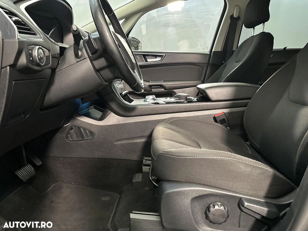 Ford S-Max - 23