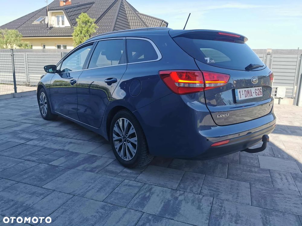 Kia Ceed - 10