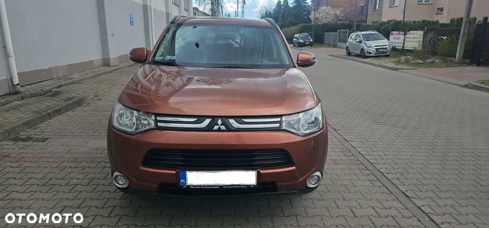 Mitsubishi Outlander 2.2 DID Intense + - 3