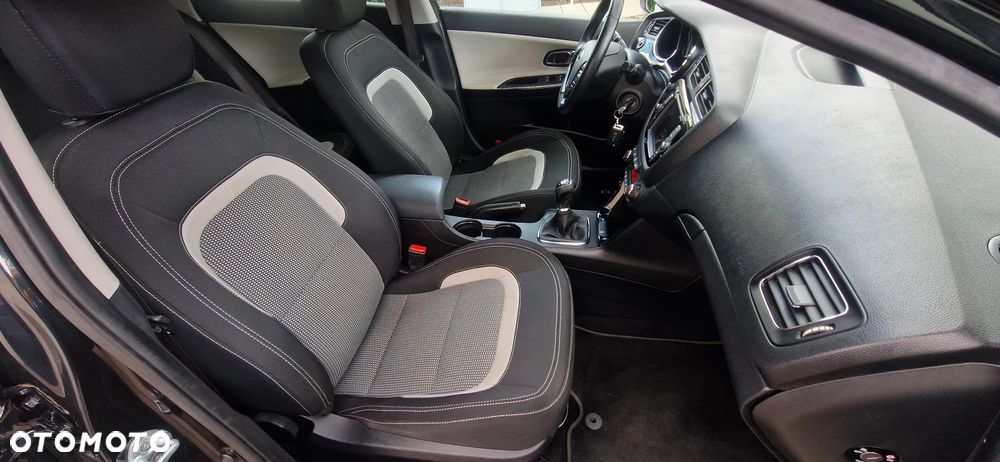 Kia Ceed 1.6 GDI Dream Team Edition - 7