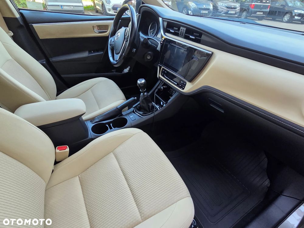 Toyota Corolla 1.6 Comfort - 7