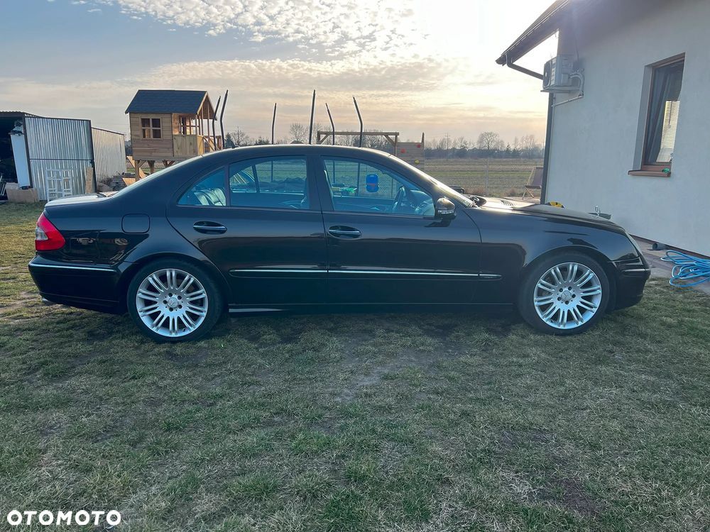 Mercedes-Benz Klasa E 350 CGI 7G-TRONIC Avantgarde - 32