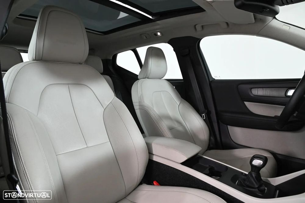 Volvo XC 40 2.0 D3 - 5