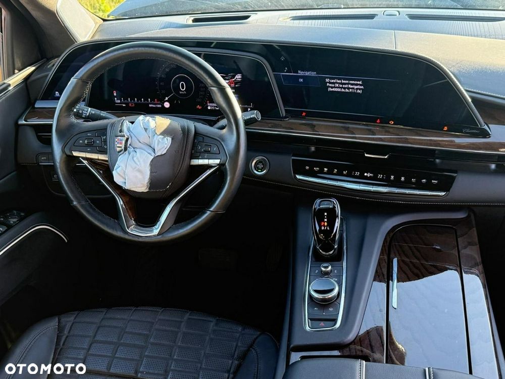 Cadillac Escalade - 32