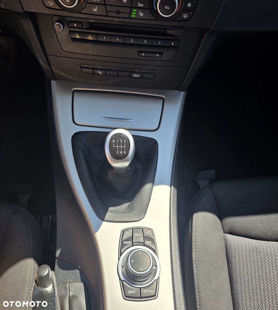 BMW Seria 3 318d DPF Edition Exclusive - 27