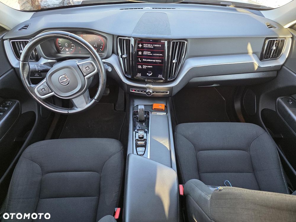 Volvo XC 60 B4 D Momentum - 19