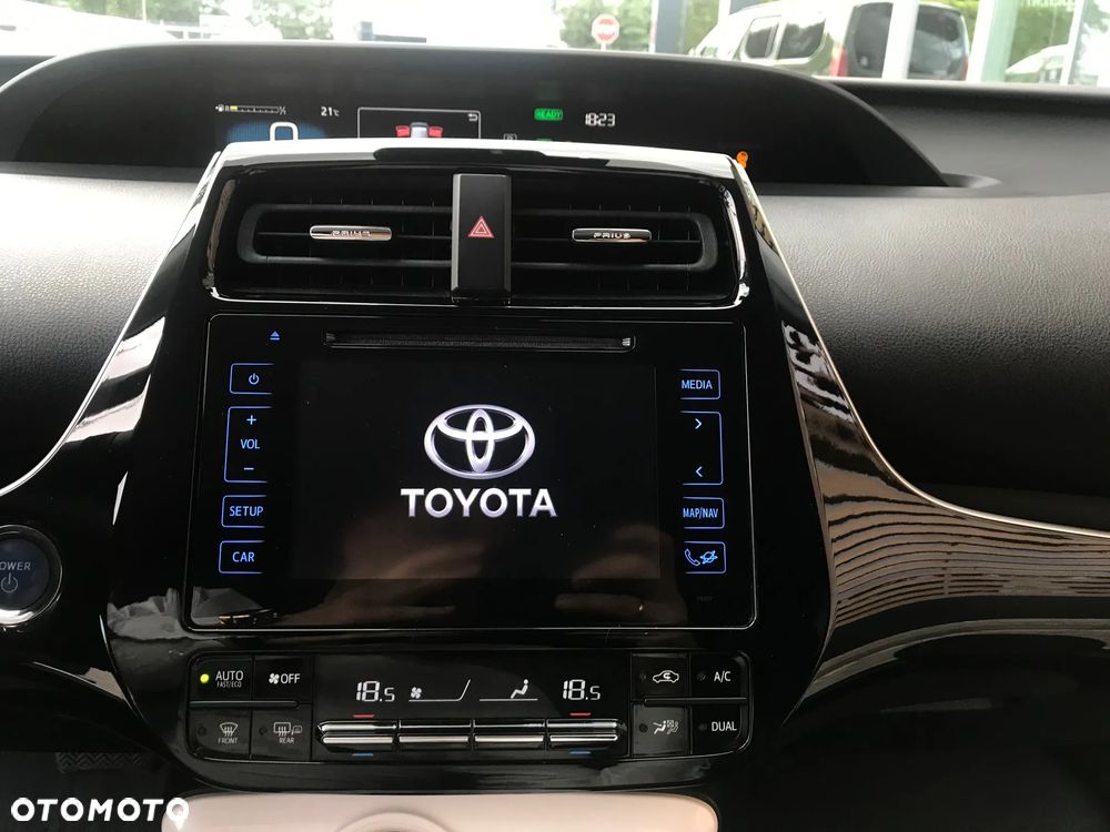 Toyota Prius 1.8 Hybrid Premium - 26