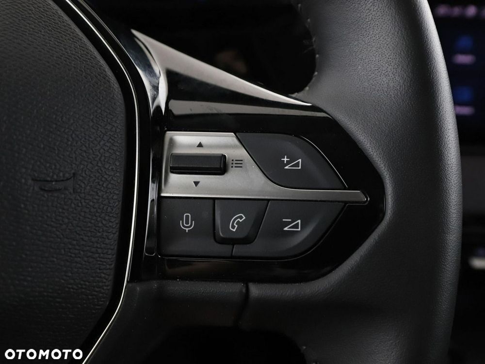 Peugeot 408 PureTech 130 EAT8 Allure Pack - 33