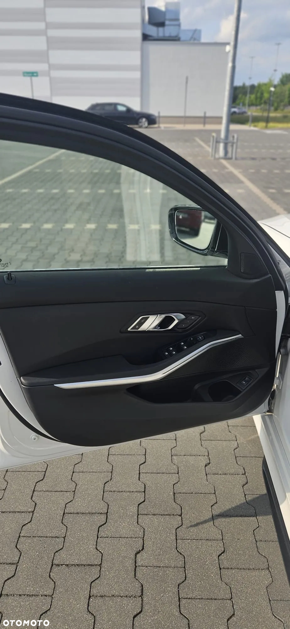 BMW Seria 3 330i xDrive Sport Line - 37