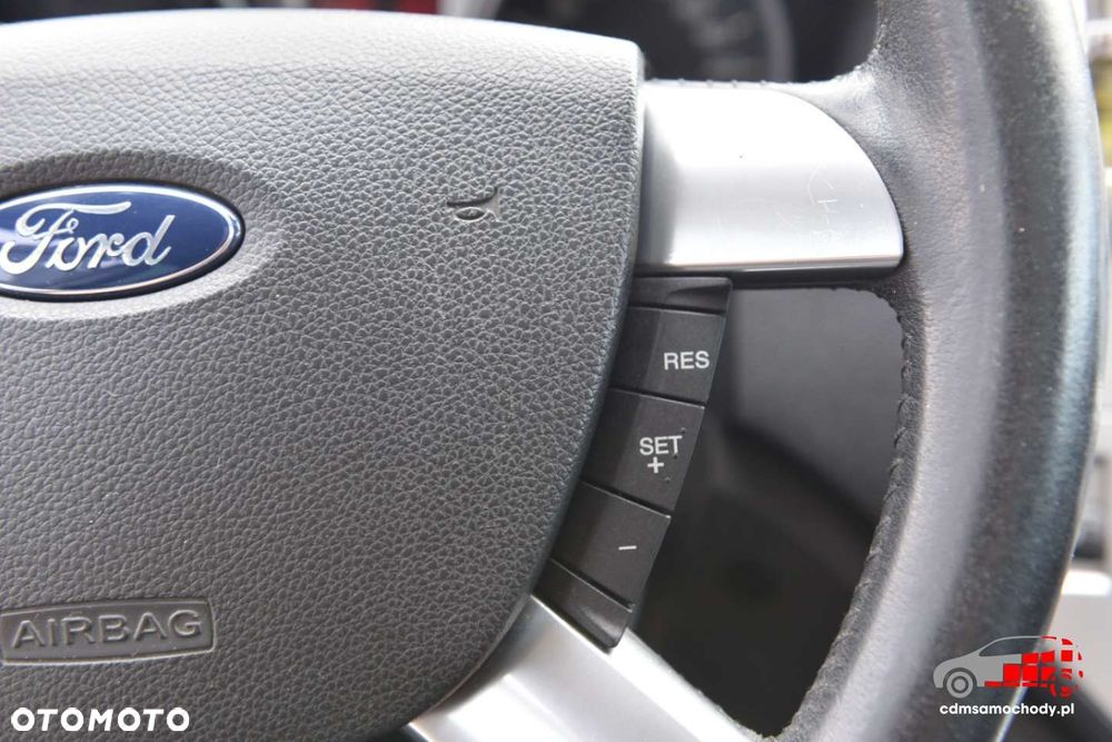 Ford Kuga - 30