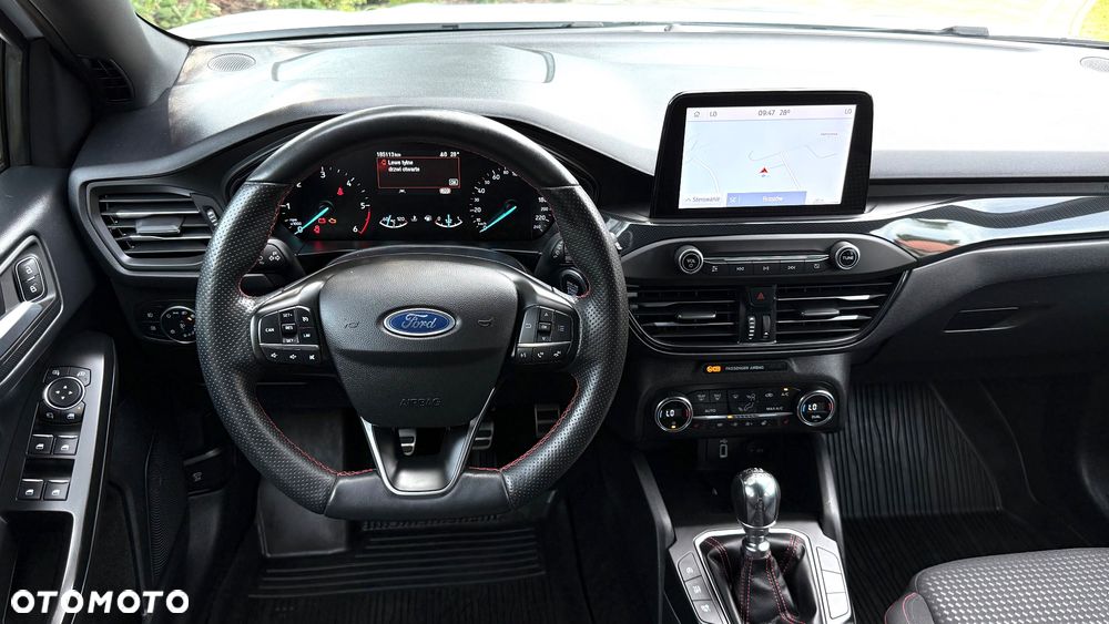 Ford Focus 1.5 EcoBlue Start-Stopp-System ST-LINE DESIGN - 14