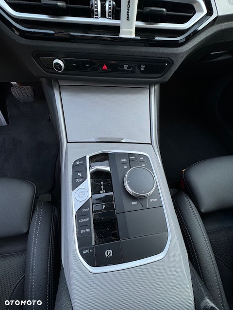 BMW Seria 3 330i xDrive - 19
