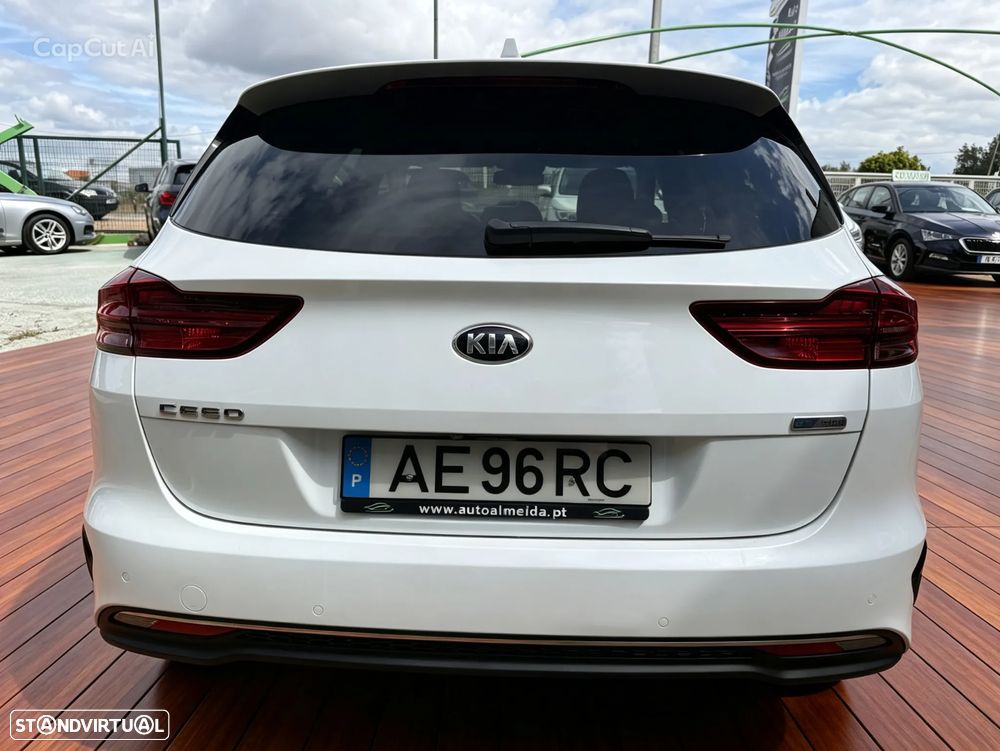 Kia Ceed SW 1.6 CRDi MHEV Drive+SRF - 4