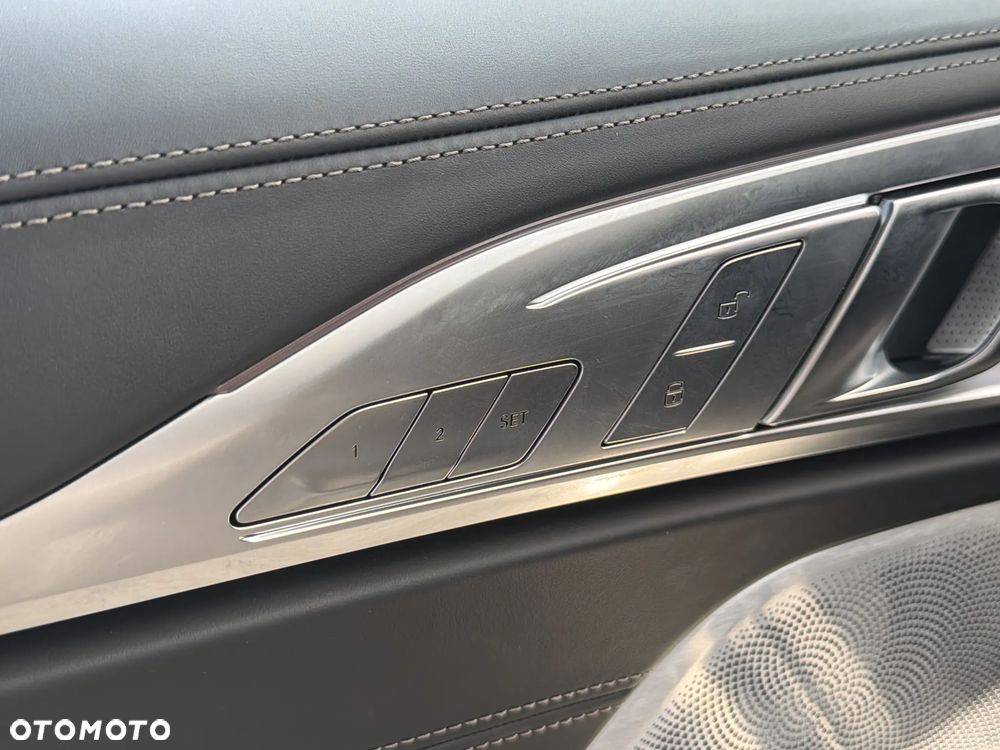 BMW Seria 8 M850i xDrive - 22