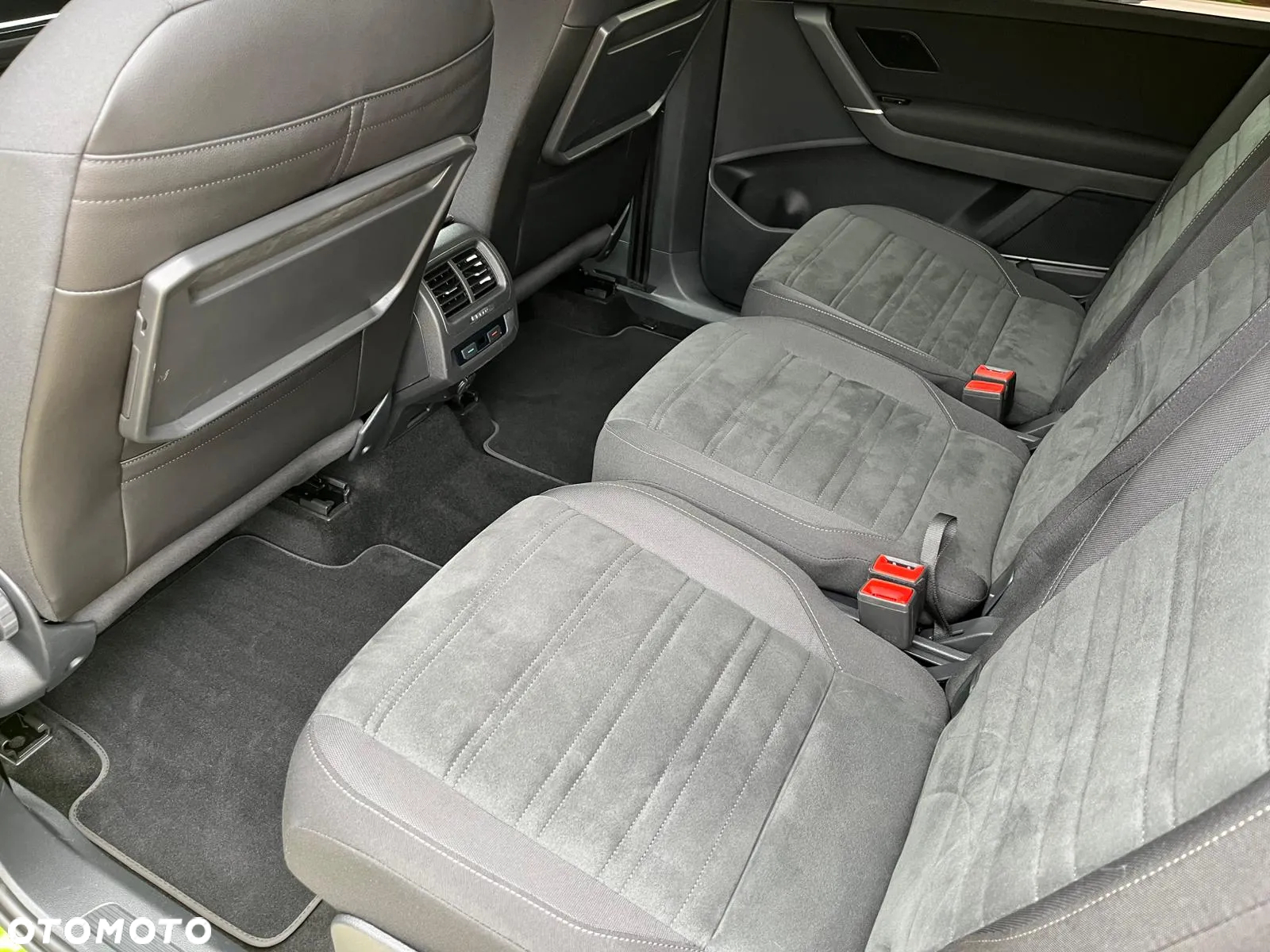 Volkswagen Touran - 14