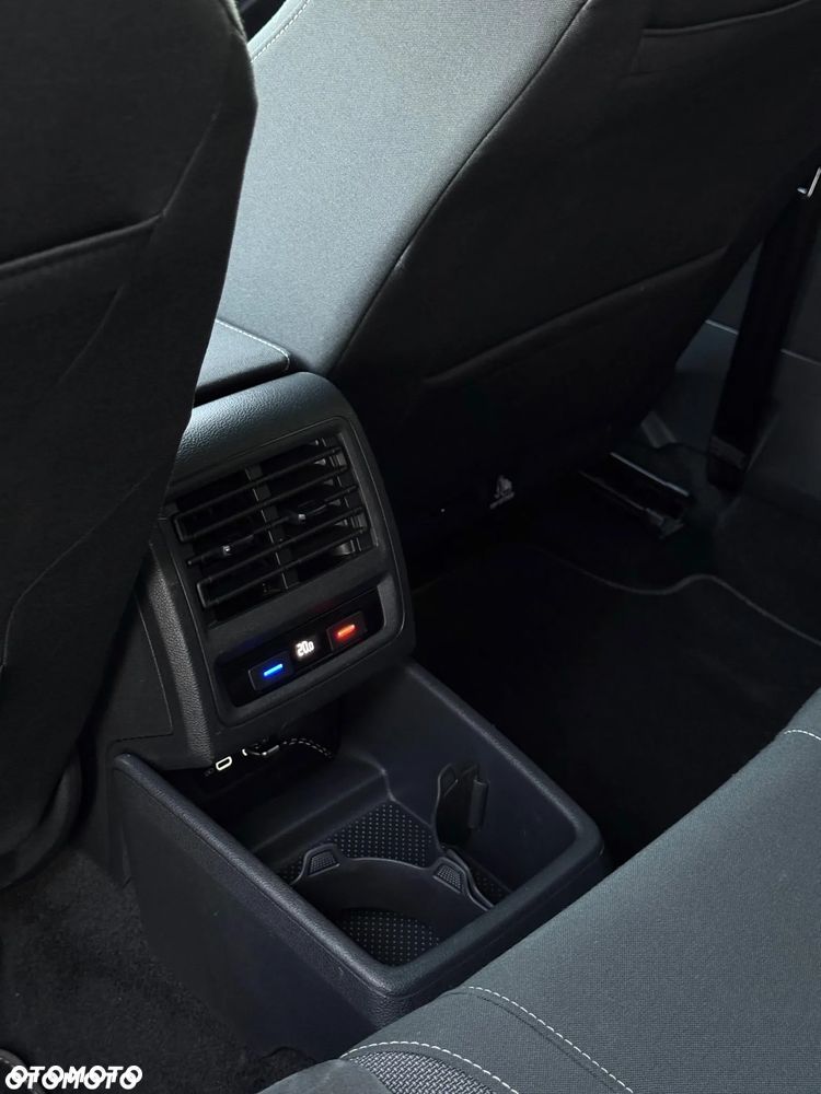 Volkswagen Golf 2.0 TDI R-Line DSG - 15