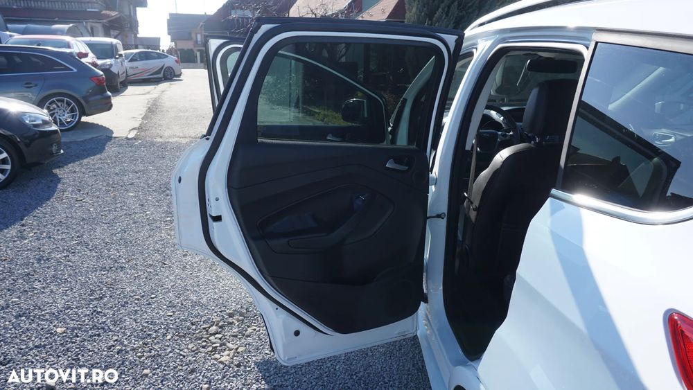Ford Kuga 2.0 TDCi 4x4 Aut. Titanium - 8