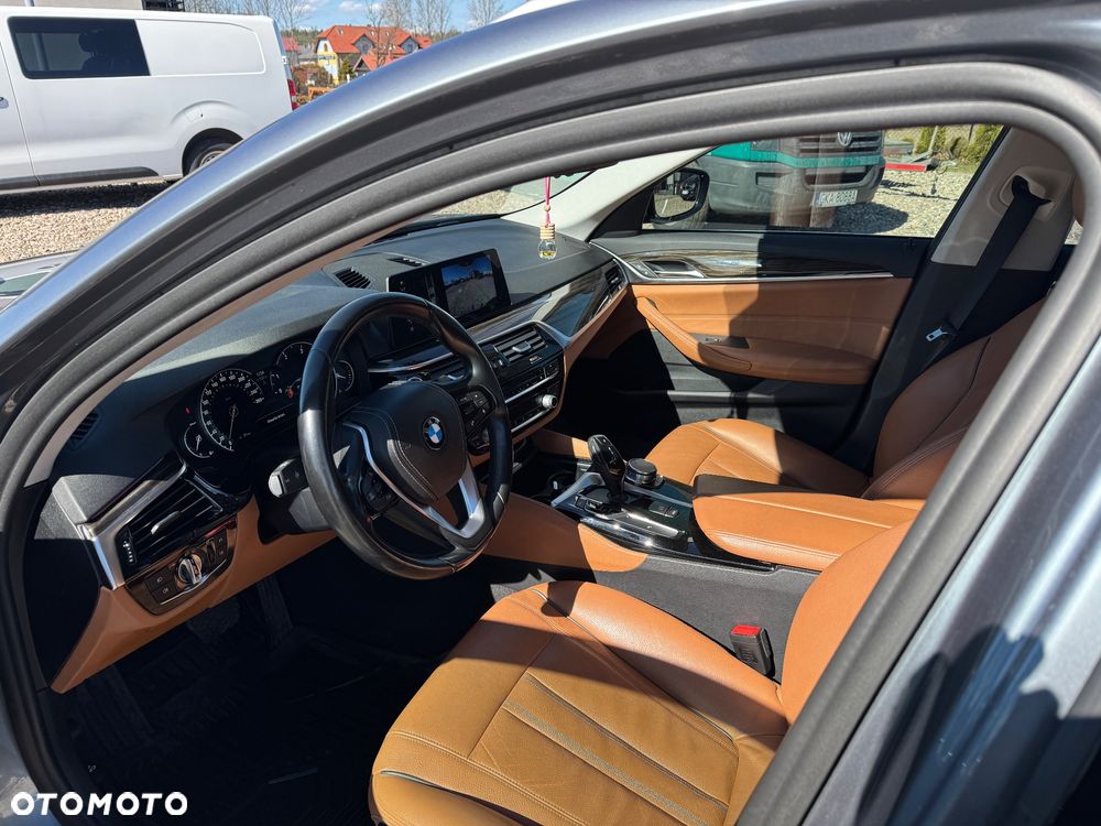 BMW Seria 5 520d Luxury Line sport - 16