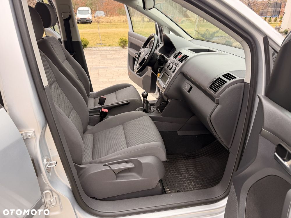 Volkswagen Touran - 6
