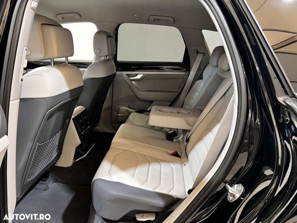 Volkswagen Touareg - 34