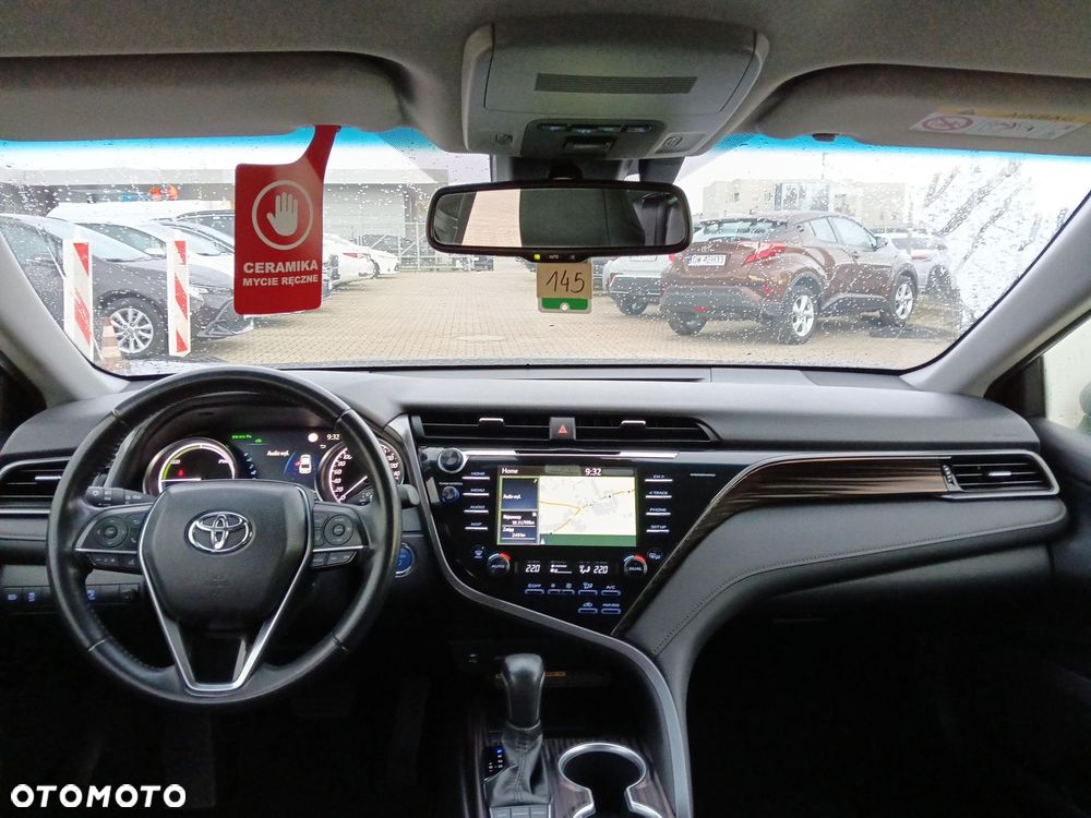 Toyota Camry 2.5 Hybrid Executive CVT - 2