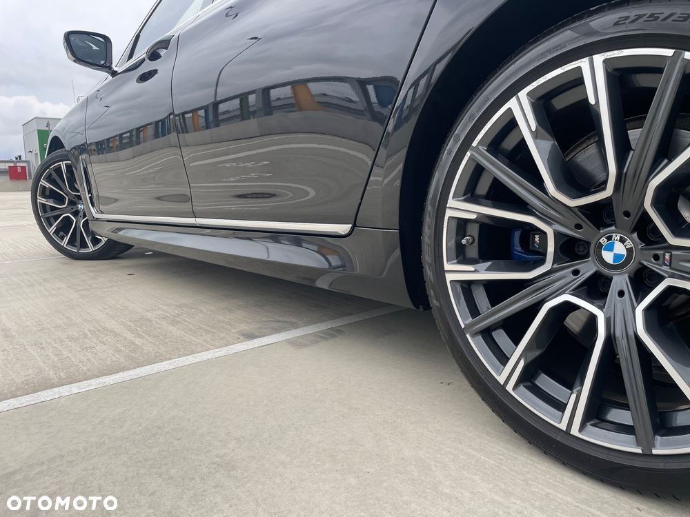 BMW Seria 7 750Li xDrive sport - 13