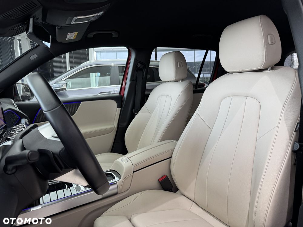 Mercedes-Benz GLB - 10