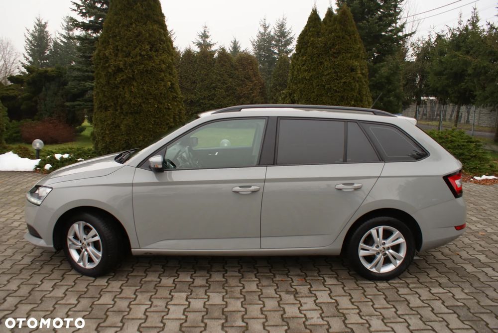 Skoda Fabia 1.0 TSI Style Color - 3