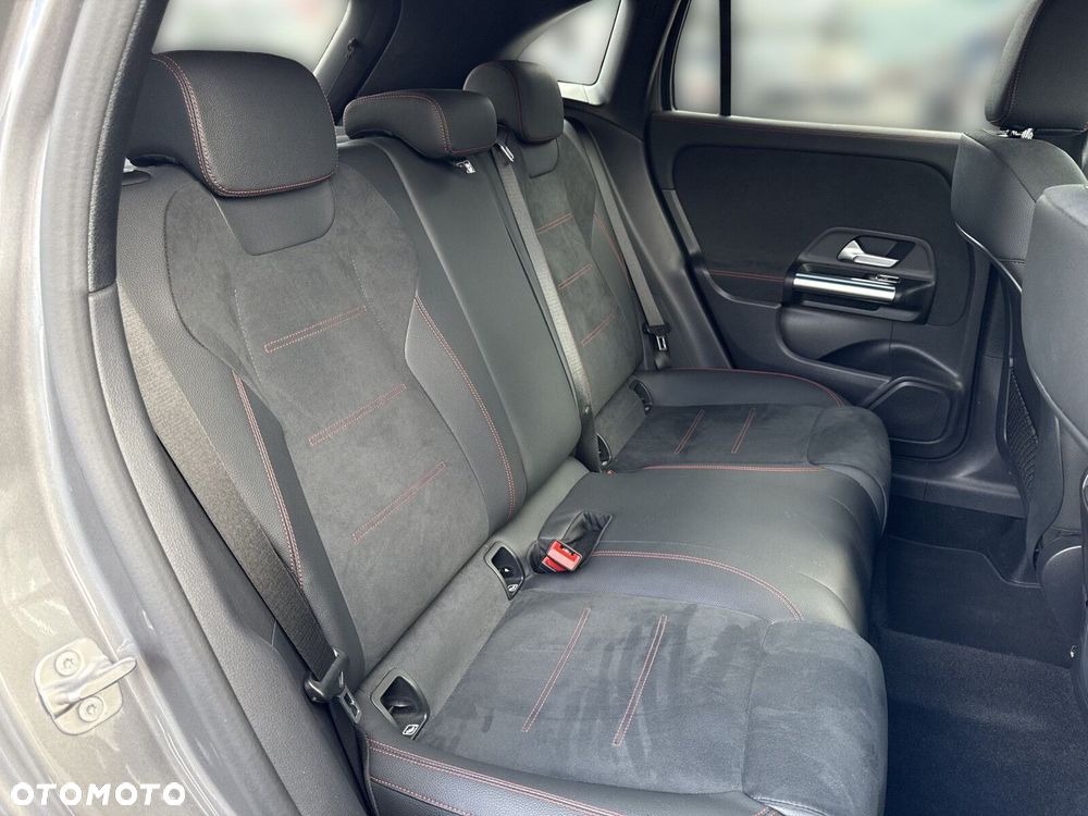 Mercedes-Benz GLA - 22