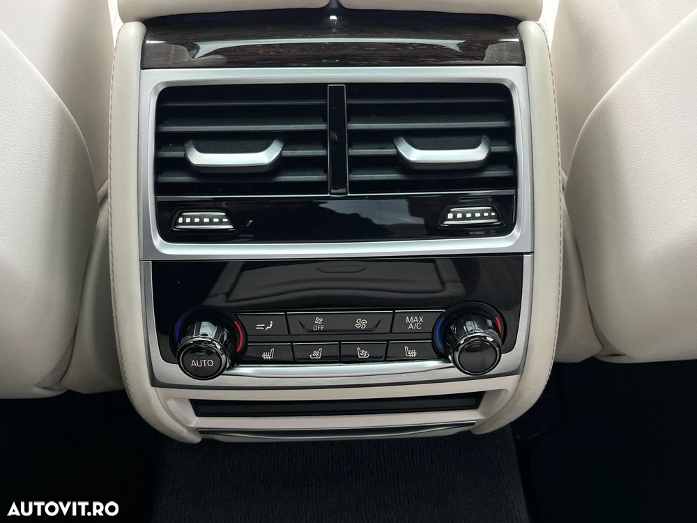BMW Seria 7 750i xDrive - 15