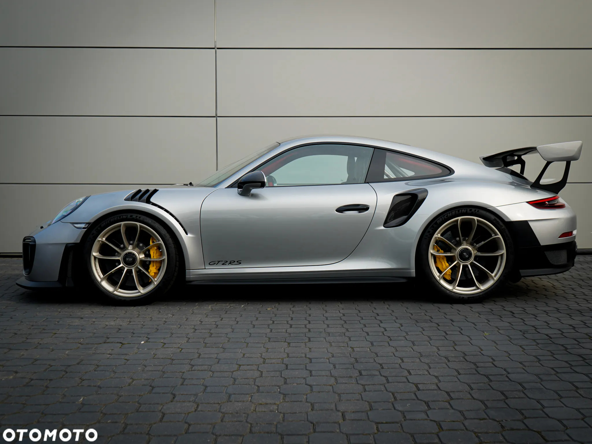 Porsche 911 GT2 RS - 4