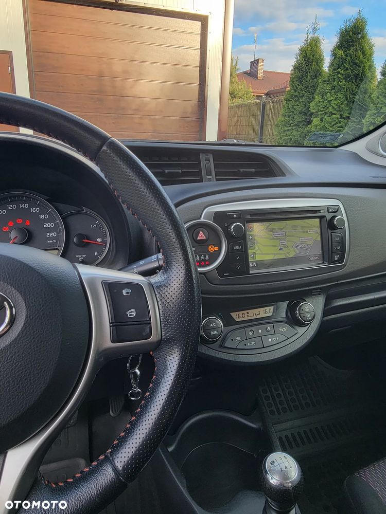 Toyota Yaris - 12