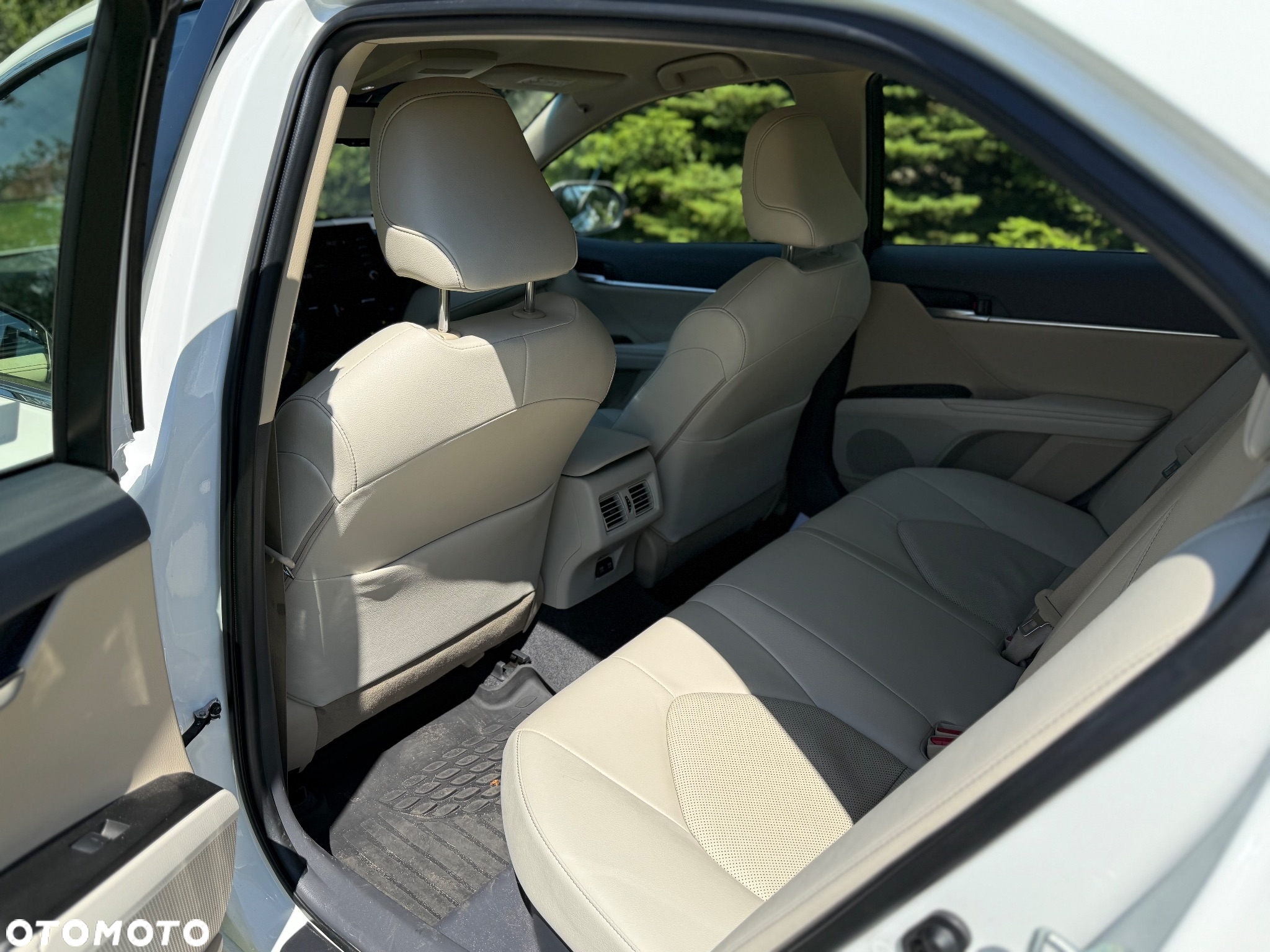 Toyota Camry Business Edition - 9