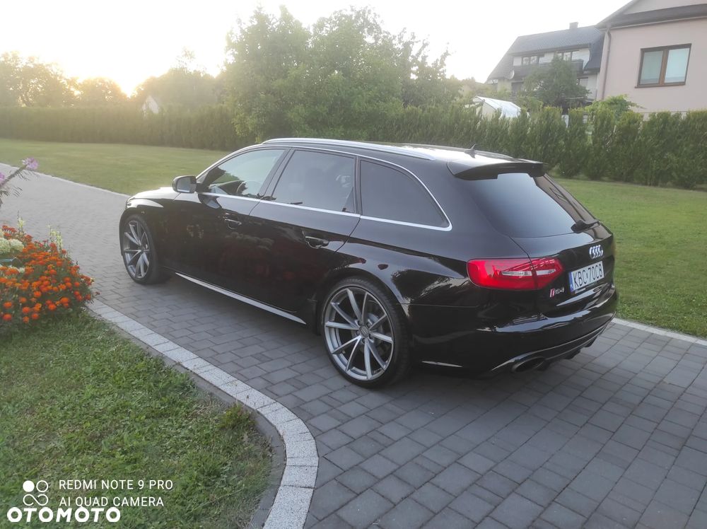 Audi RS4 Limousine - 3