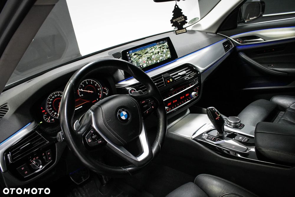 BMW Seria 5 530i xDrive Sport Line sport - 7