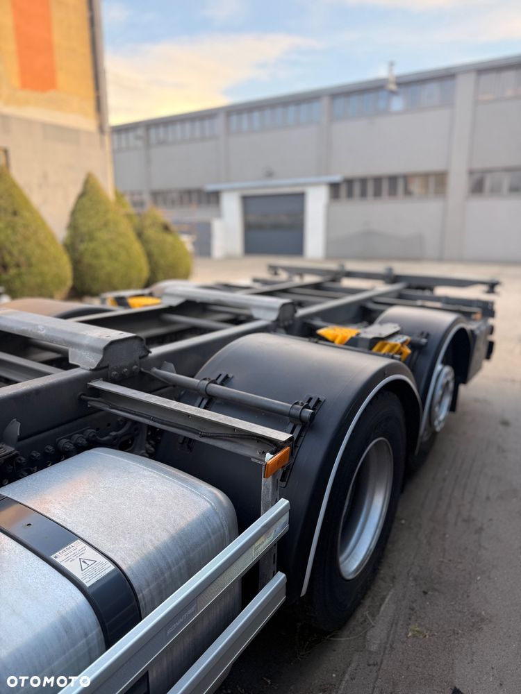 Mercedes-Benz Actros - 7