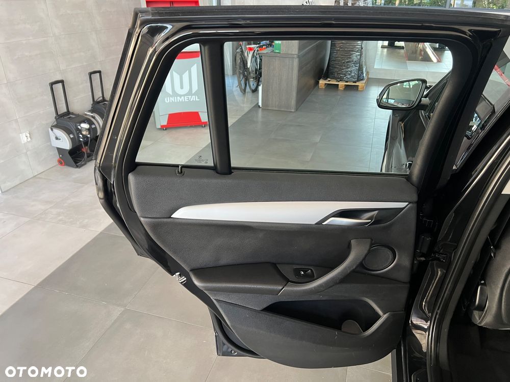 BMW X1 sDrive18i Business Edition - 17