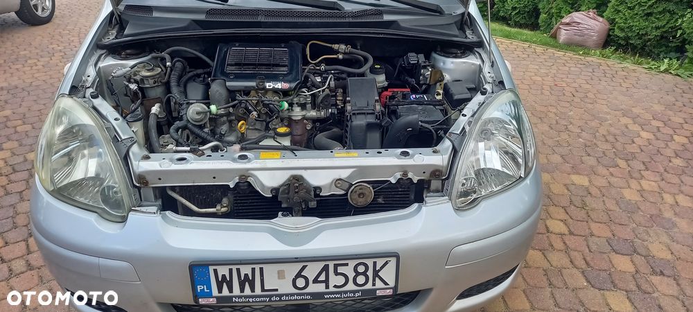 Toyota Yaris 1.4 D-4D - 11