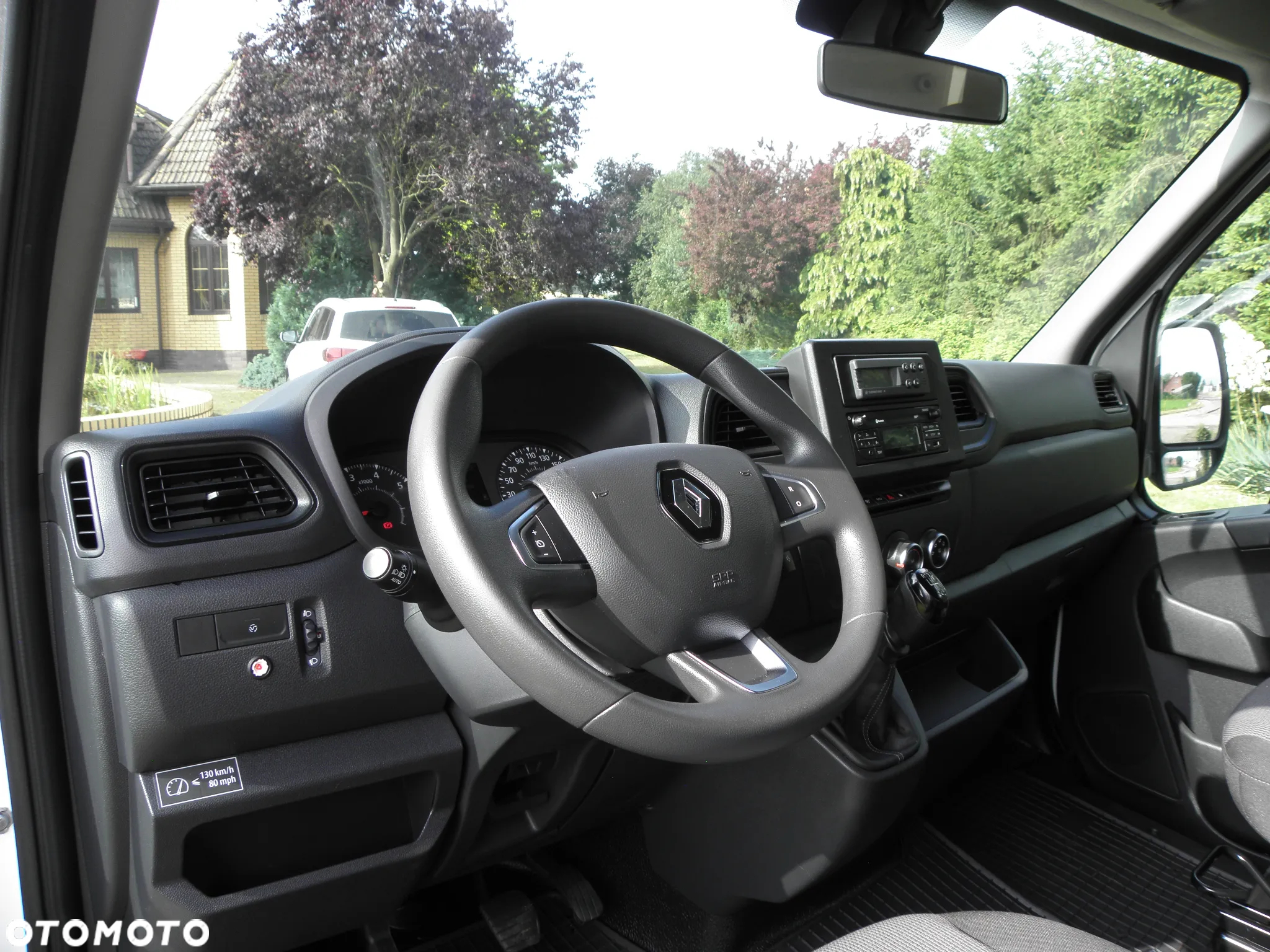 Renault Master CHŁODNIA DO LEKÓW REGULOWANA ŚCIANA - 9