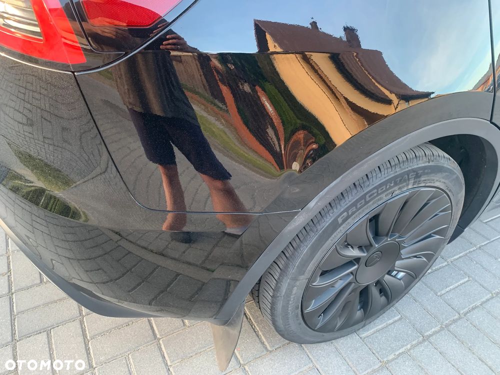 Tesla Model Y Long Range Dual Motor AWD - 15