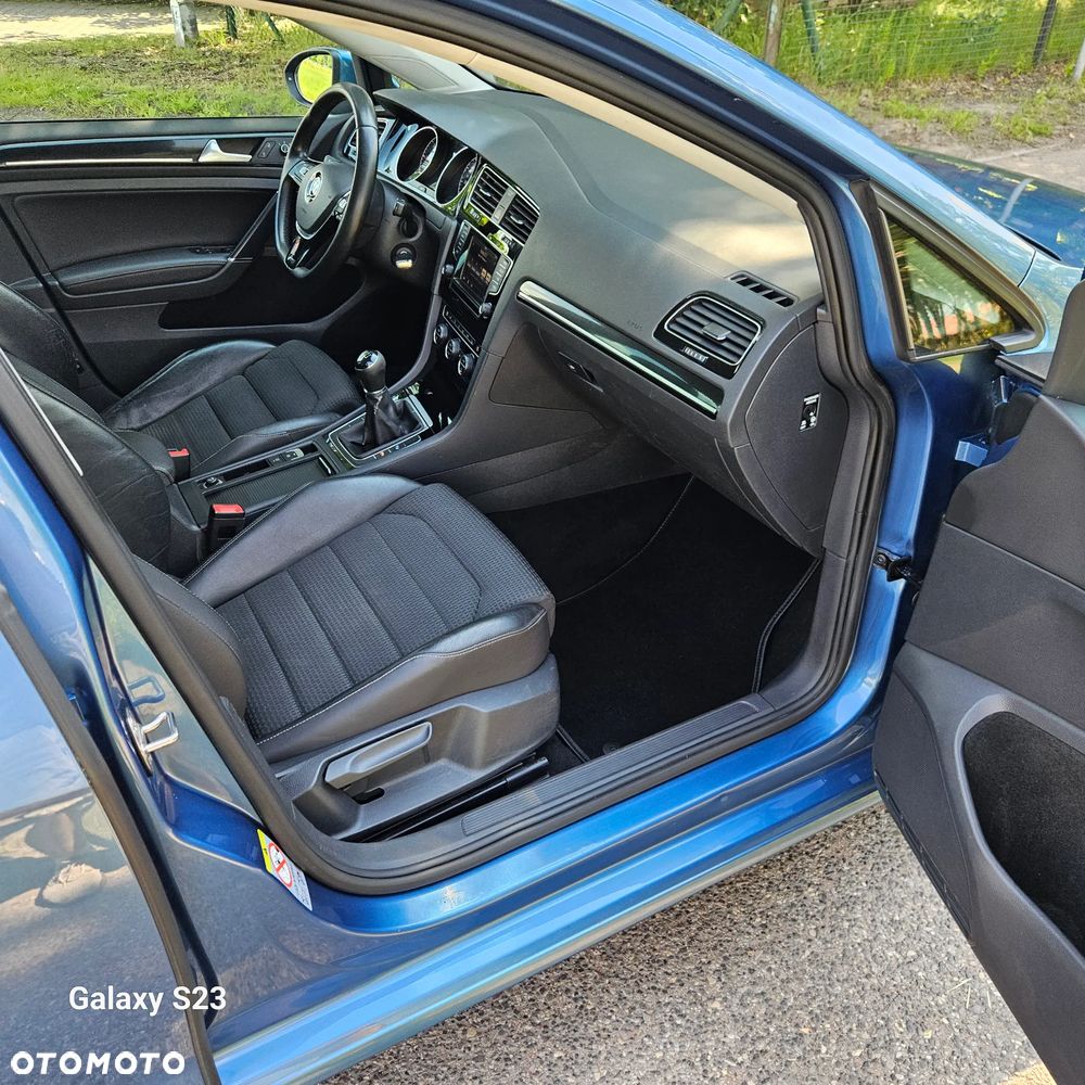 Volkswagen Golf - 23