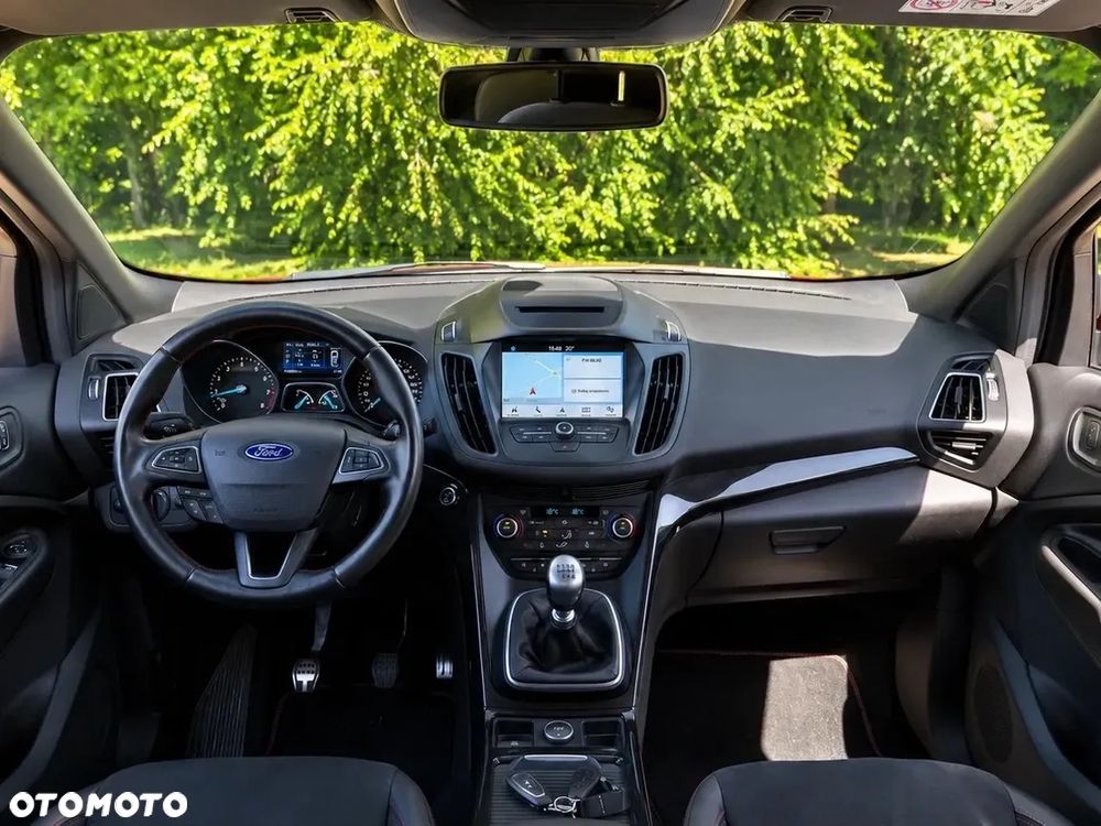 Ford Kuga 1.5 EcoBoost 2x4 ST-Line - 6
