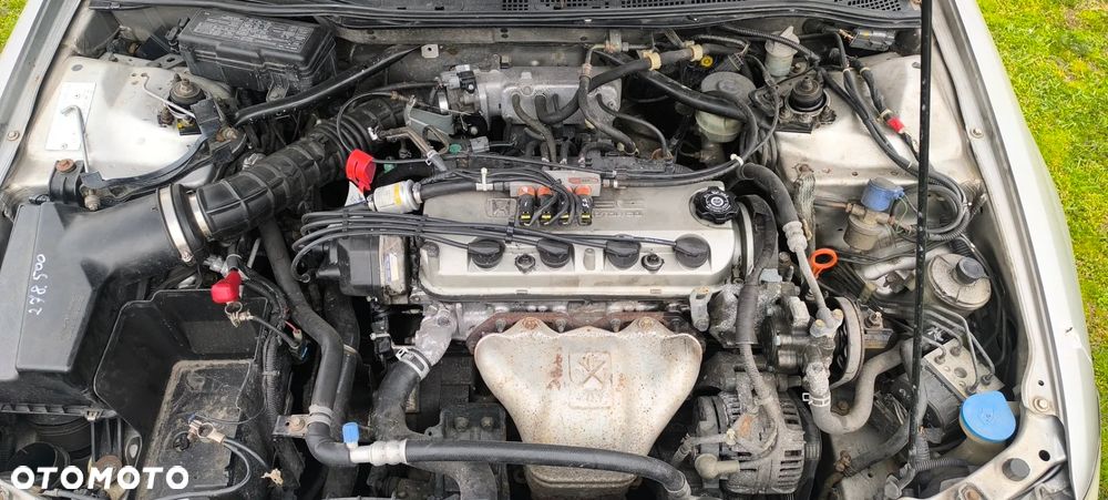 Honda Accord 1.8i LS - 8