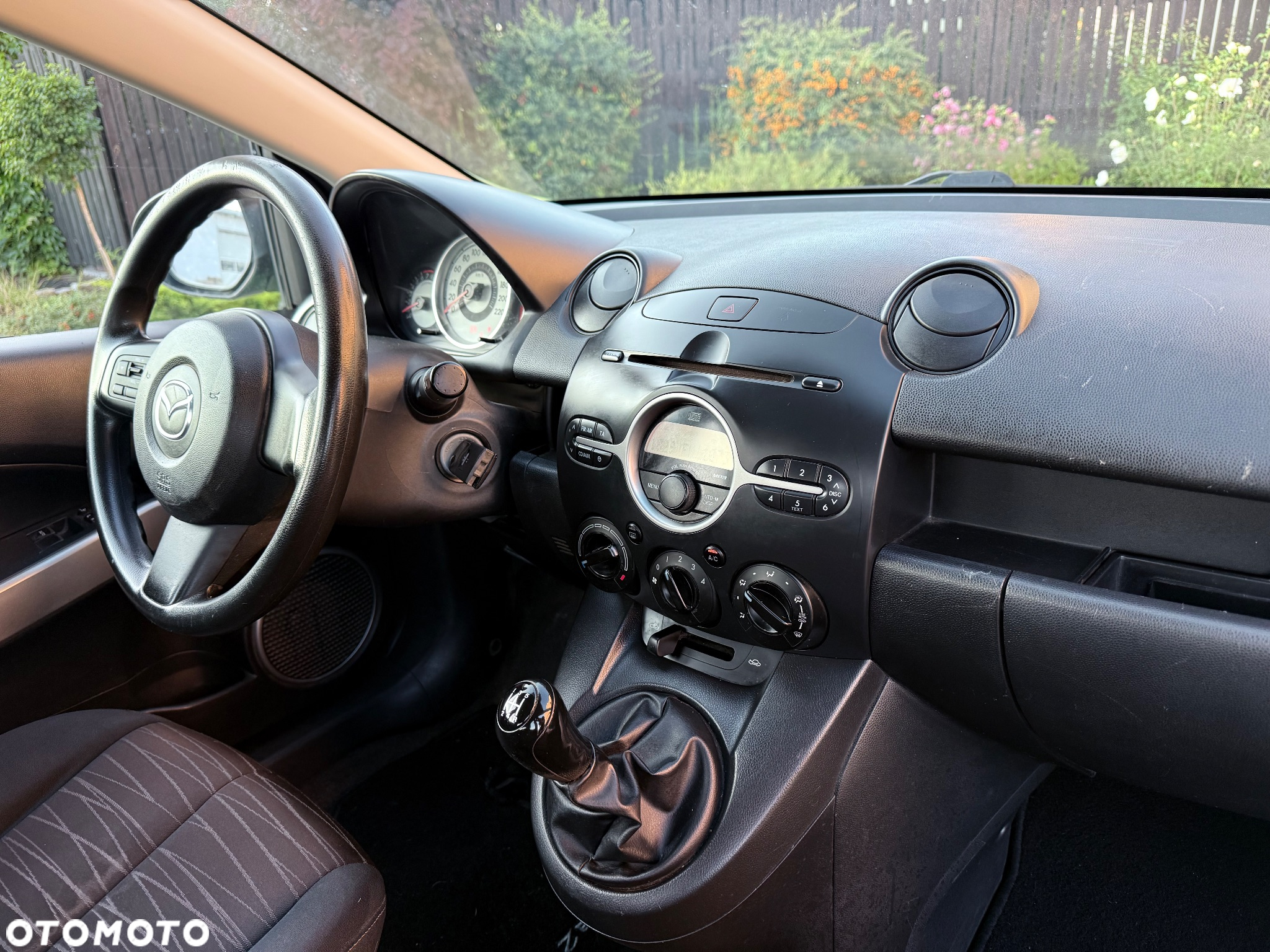Mazda 2 1.3 Exclusive - 21