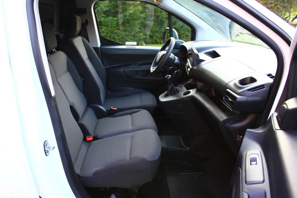 Toyota Proace City 1.5D-4D 102KM LONG L2 3 Osobowy Chłodnia - 35