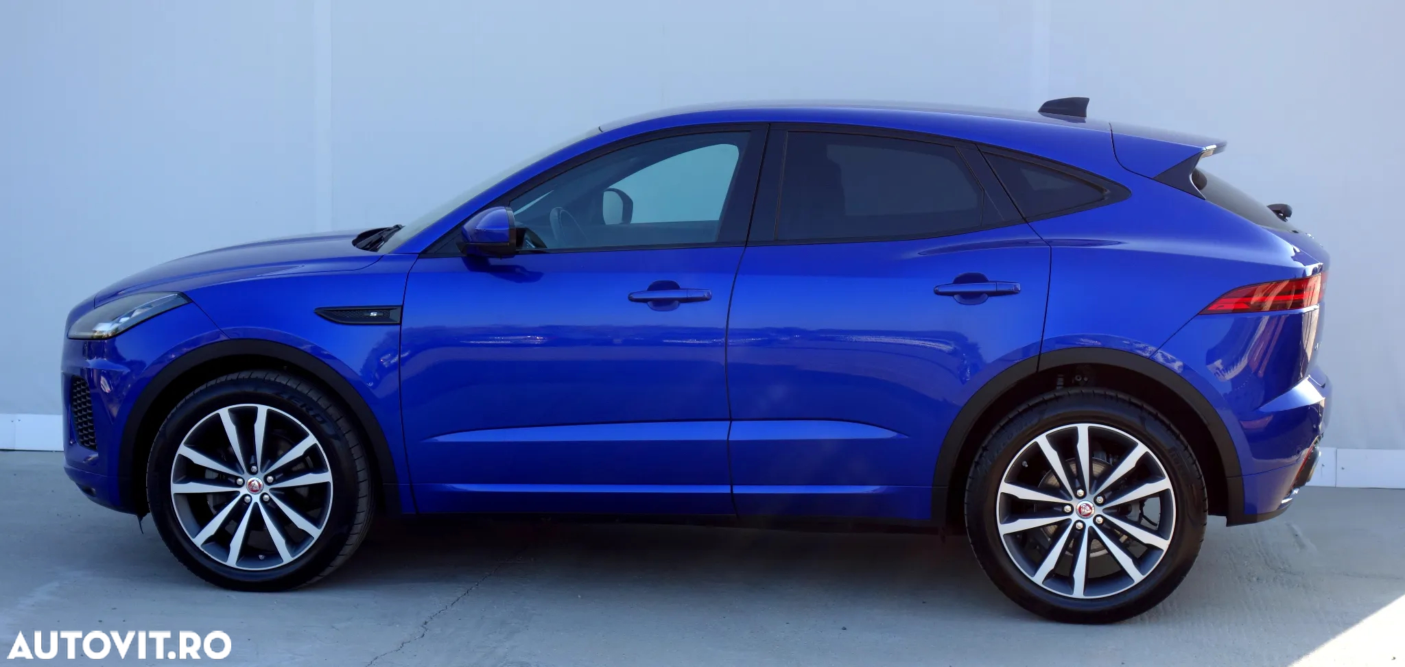 Jaguar E-Pace D150 AWD Aut. R-Dynamic - 11