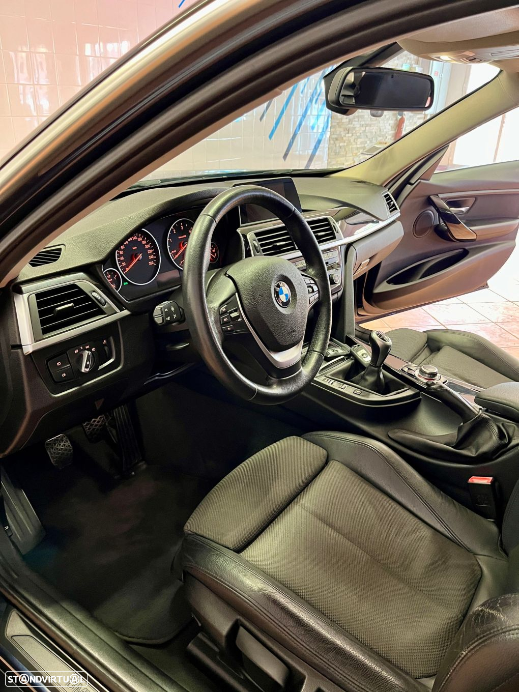 BMW 318 d Touring Advantage - 20