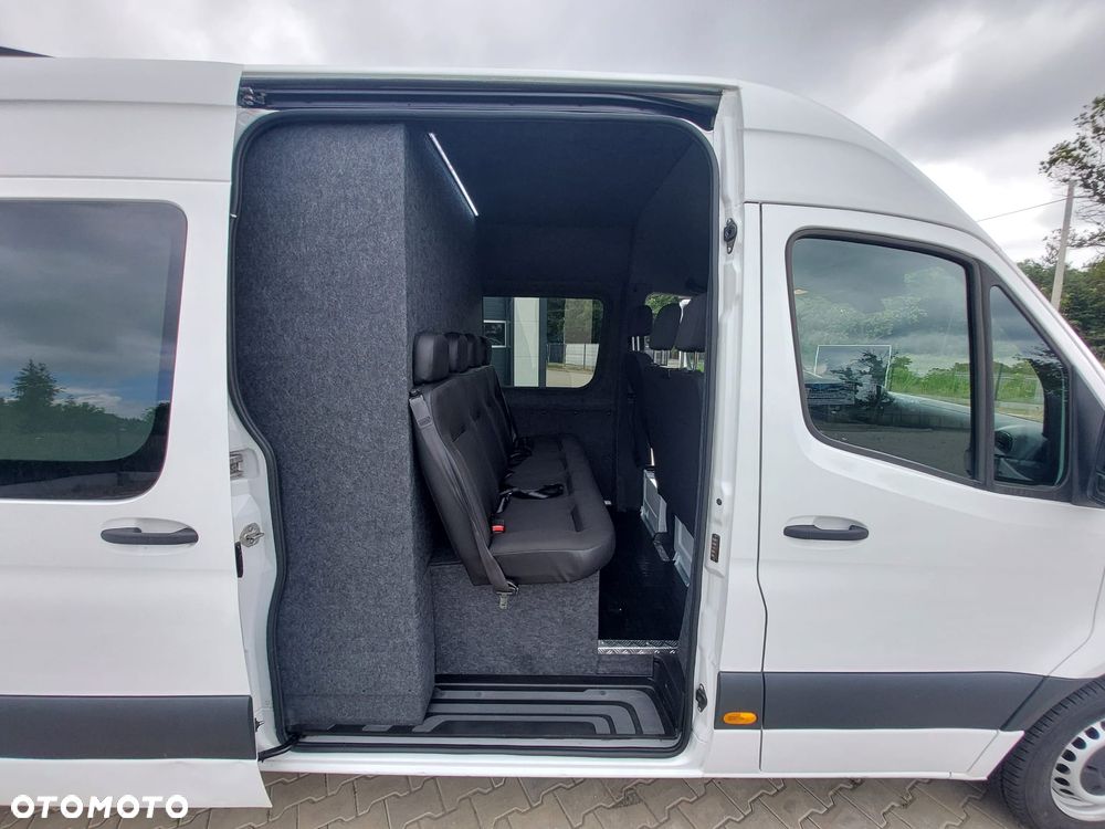 Mercedes-Benz Sprinter - 14