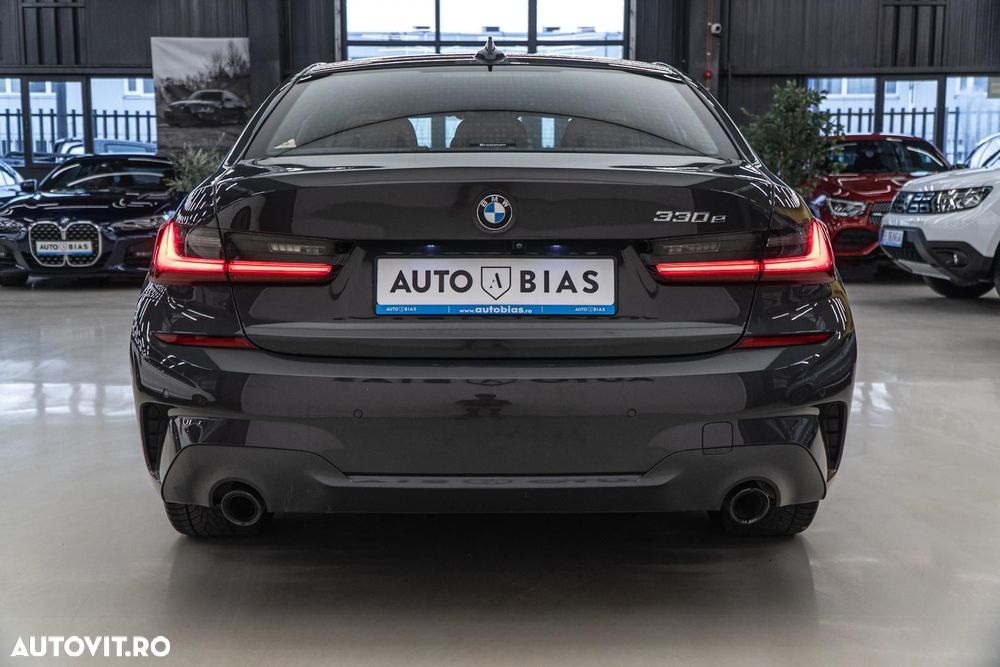 BMW Seria 3 330e Aut. M Sport - 26